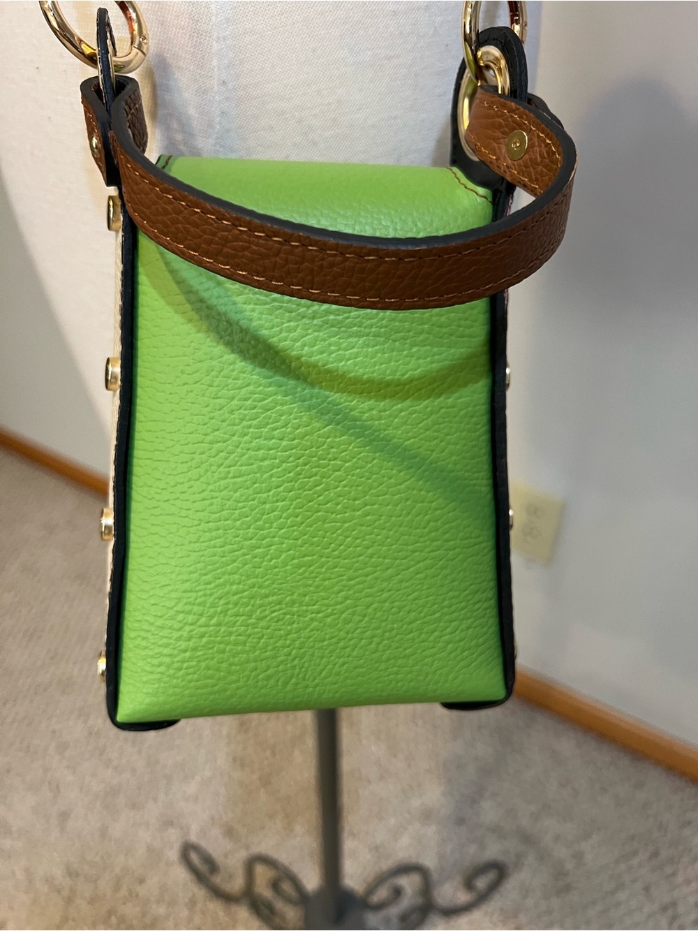 Cassette - the Bee Bag -Mini Crossbody Bag - Picture 6 of 14